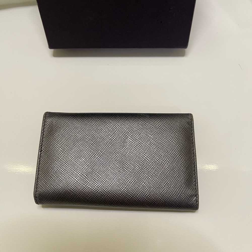 Prada Gunmetal Saffiano Key Holder / Card Tri-Fold Organizer Unisex - Picture 4 of 13
